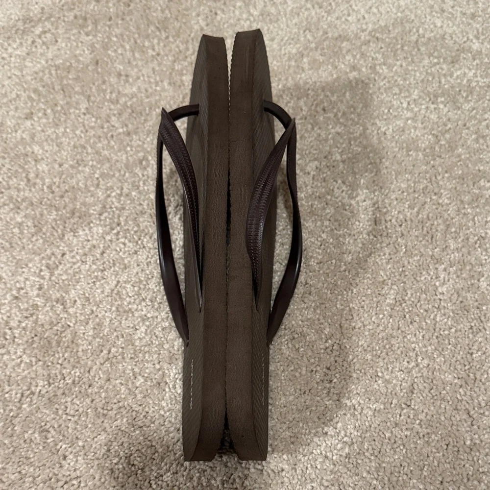 Old Navy Dark Brown Flip Flops - Picture 4 of 5